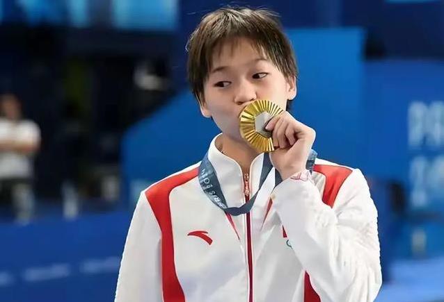 膝盖, 她走路时会, cn 膝盖, 她走路时会, cn