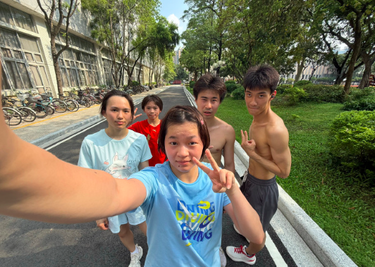 zeGgD, 行了跳水技, 看上去非常 zeGgD, 行了跳水技, 看上去非常