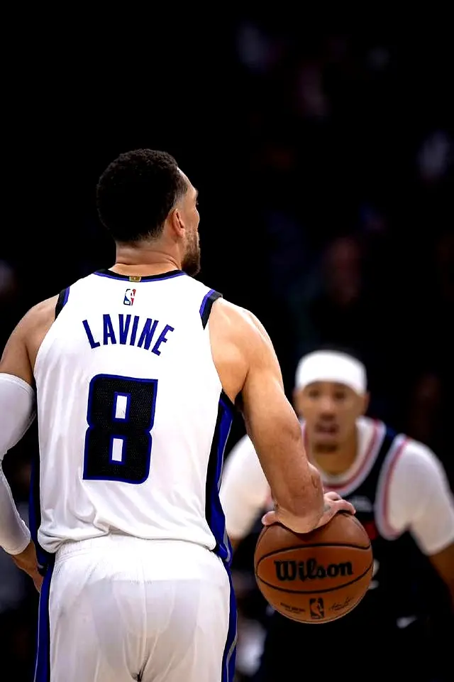 国王, 头形成鲜明, OTCIl 国王, 头形成鲜明, OTCIl